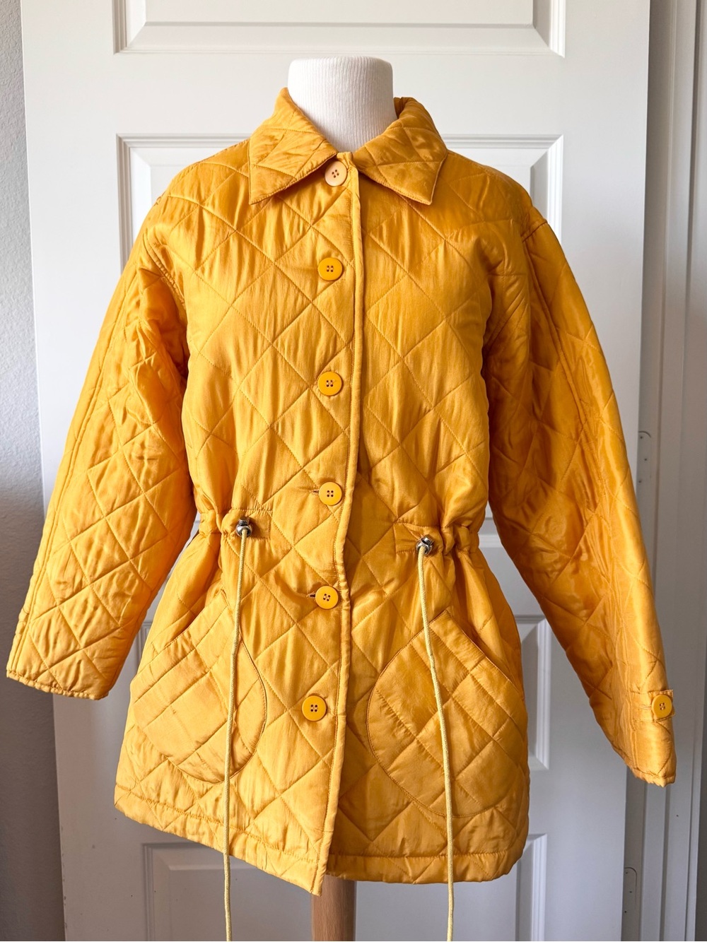 Deadstock vintage CLIO 100% Silk Quilted Jacket Women’s Medium Gold Mustard Coat